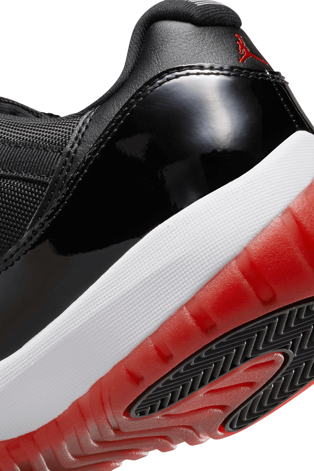 תמונת תקריב של נעלי סניקרס אייר ג'ורדן 11 רטרו