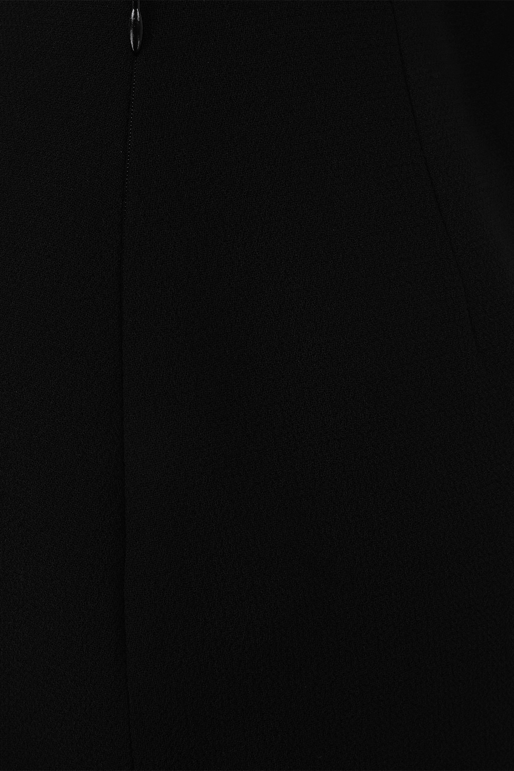 תמונה אחורית של שמלת צמר עם נוצות