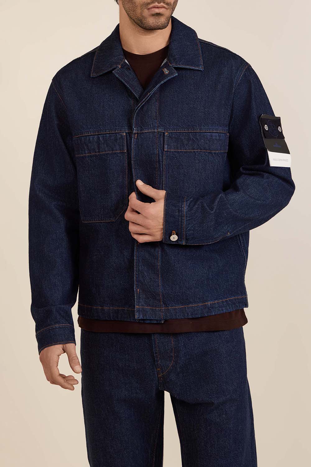 תמונת דוגמן קידמית של ז'קט ג'ינס