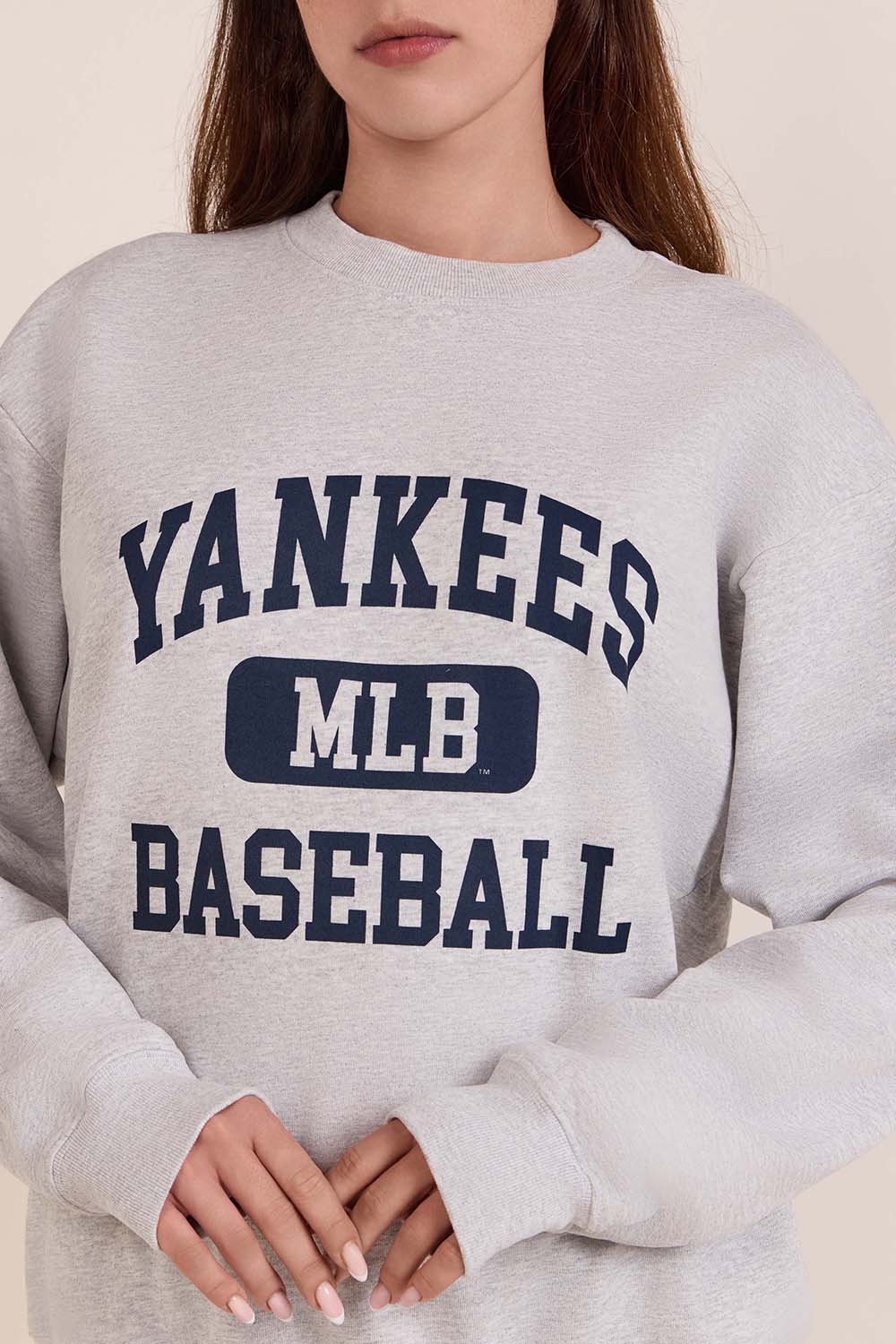 תמונת תקריב דוגמן של סווטשירט ינקיס