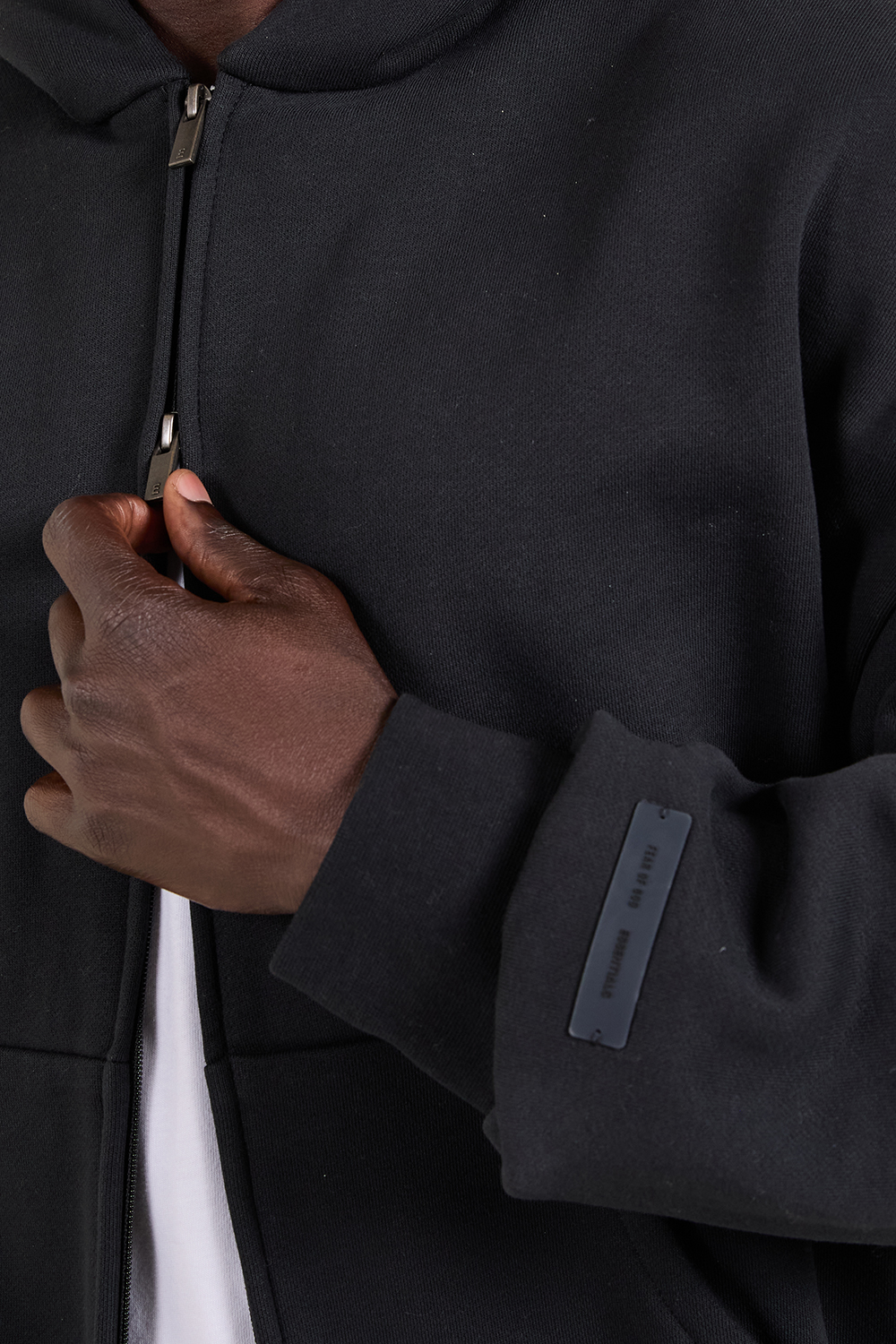 תמונת דוגמן אחורית של סווטשירט קפוצ'ון