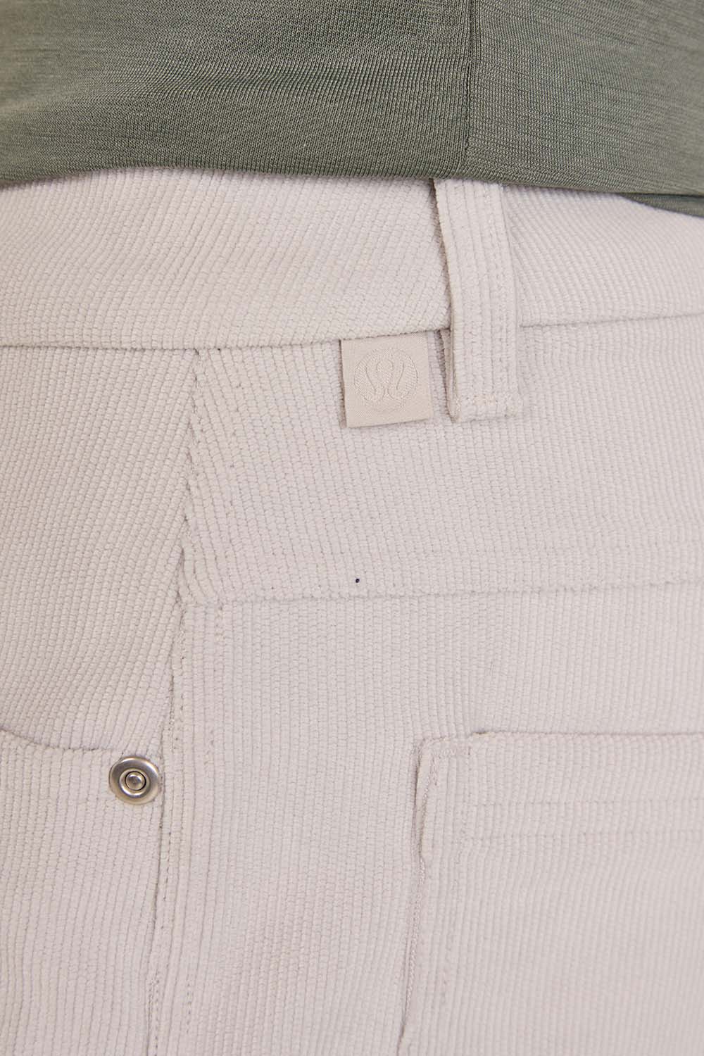 תמונת תקריב דוגמן של Corduroy Oversized-Fit Trouser 32L