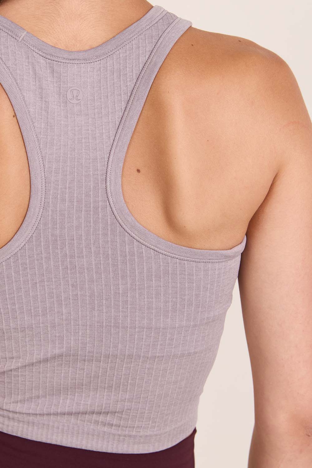 תמונת תקריב דוגמן של Ebb to Street Cropped Racerback Tank Top