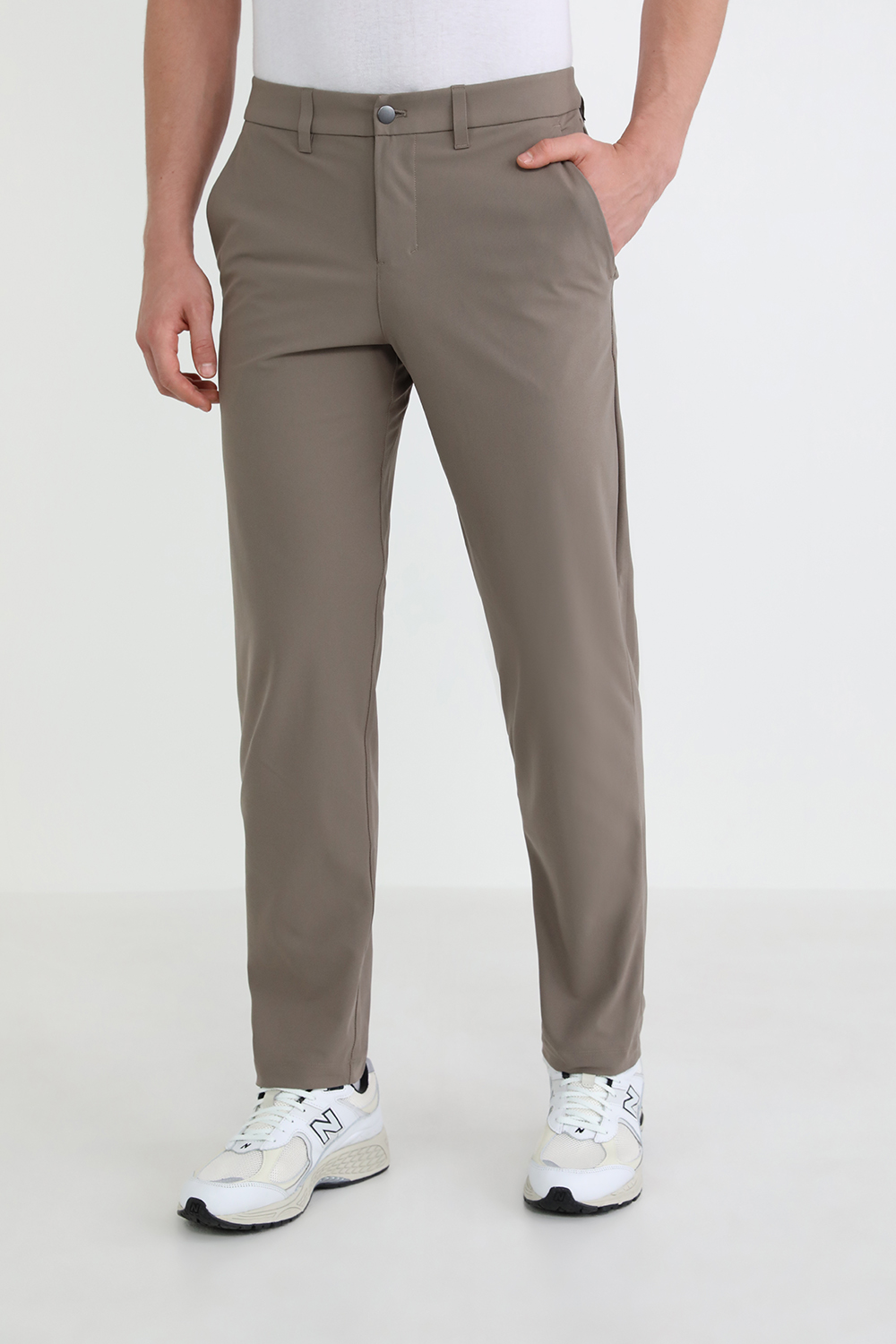 תמונת דוגמן קידמית של ABC Classic Fit Trouser 32