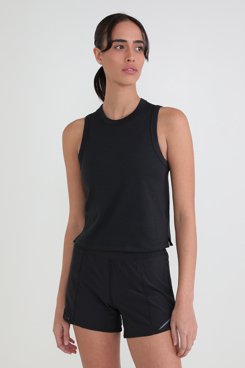 תמונת דוגמן קידמית של Classic-Fit Cotton-Blend Tank Top