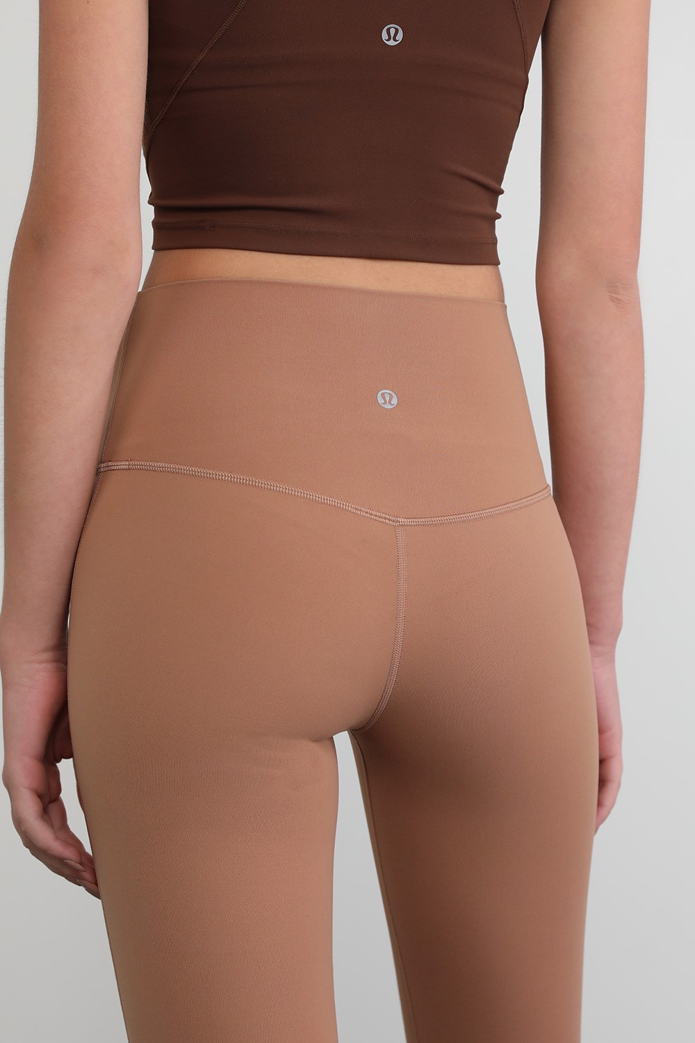 תמונת תקריב דוגמן של Align HR Pant 25" Leggings