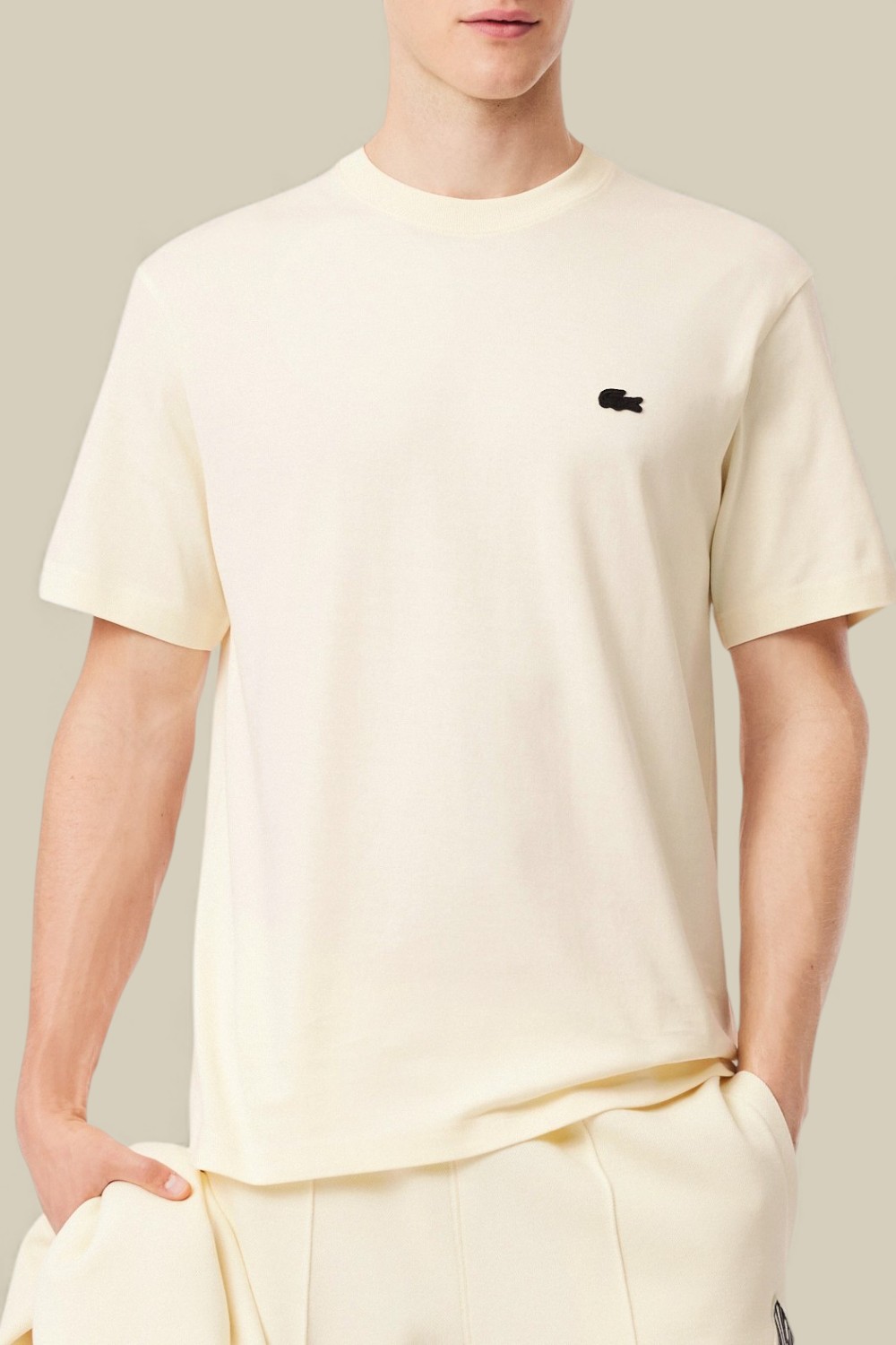 תמונת דוגמן קידמית של PRE LINE חולצת טי עם הדפס בגב