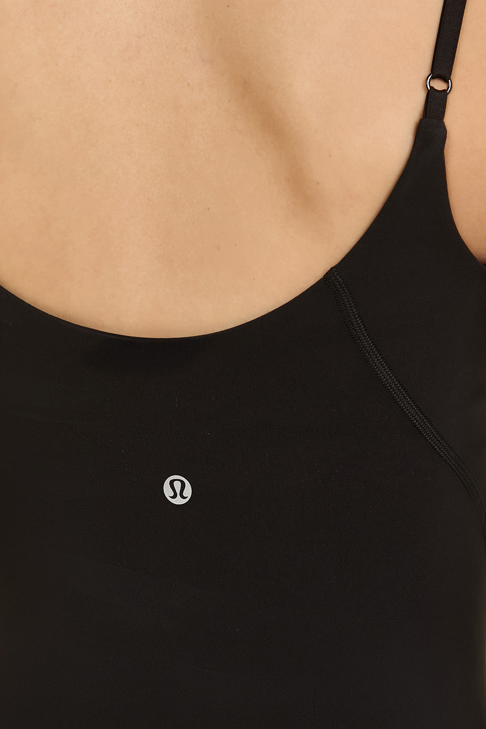 תמונת תקריב דוגמן של Align™ Cami Bodysuit 6