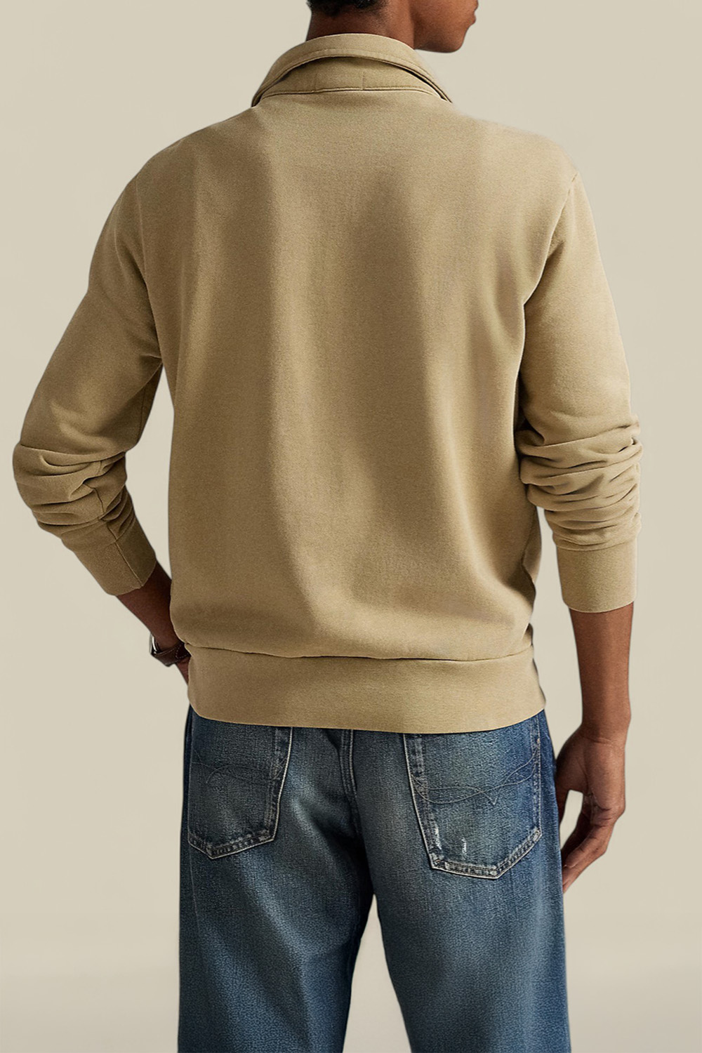 תמונת דוגמן אחורית של סווטשירט