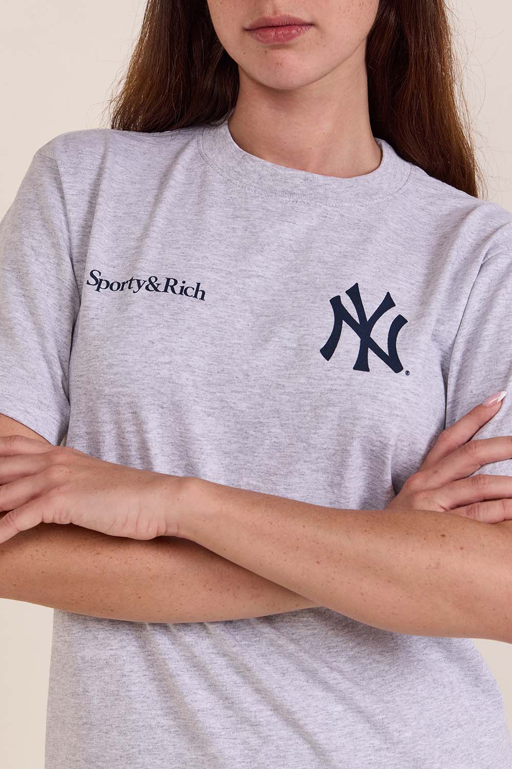 תמונת תקריב דוגמן של חולצת טי אליפות ינקיס