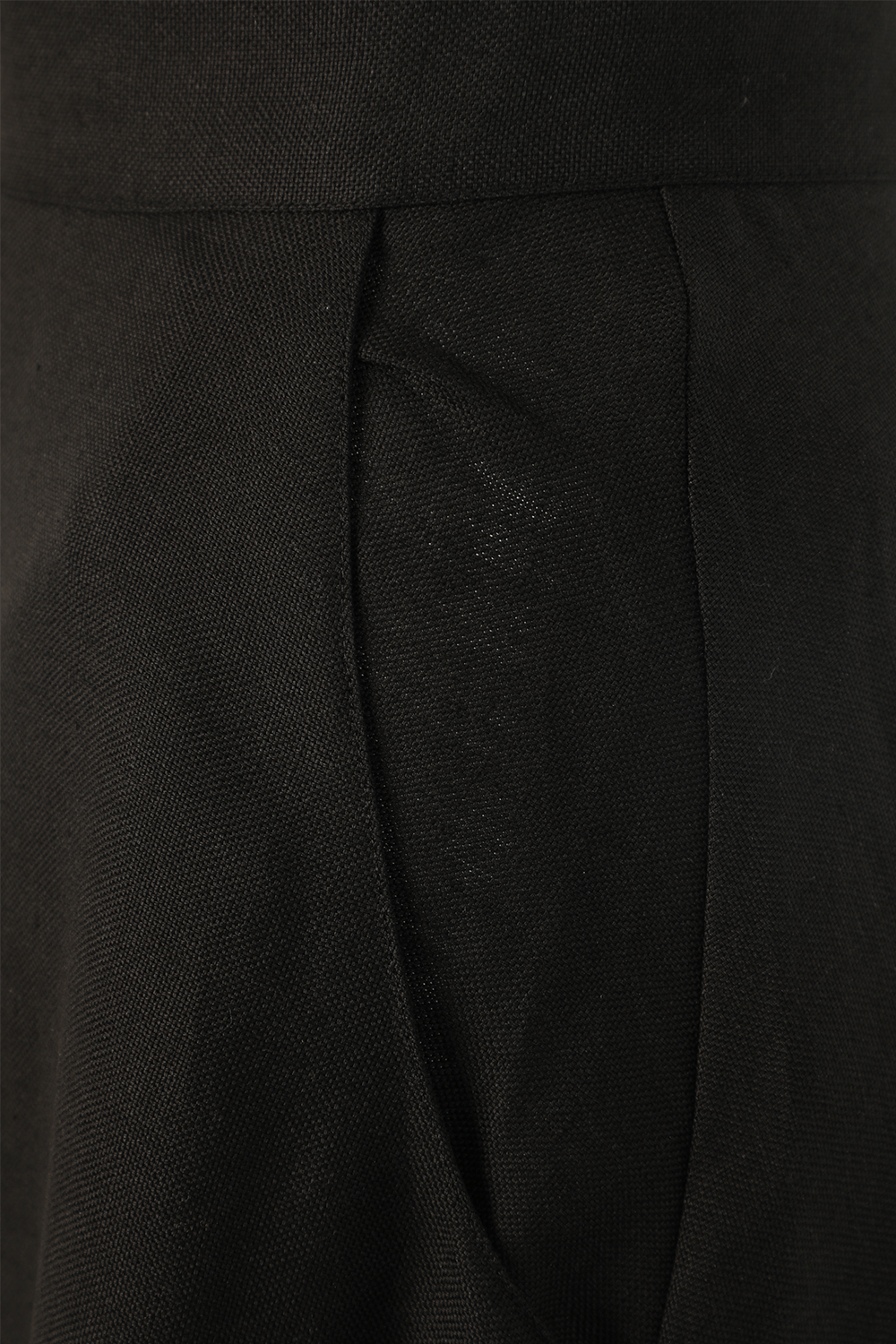 תמונה אחורית של חצאית מקסי גרנדה בגוון שחור