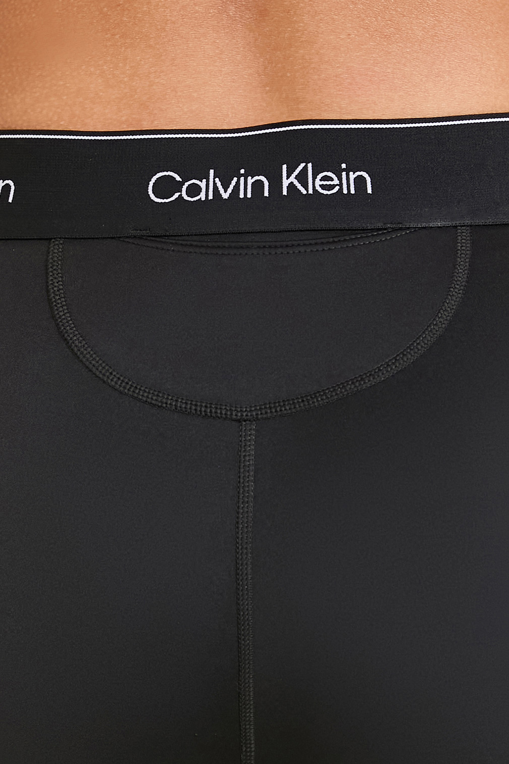 תמונת תקריב דוגמן של מכנסי טייץ 7/8