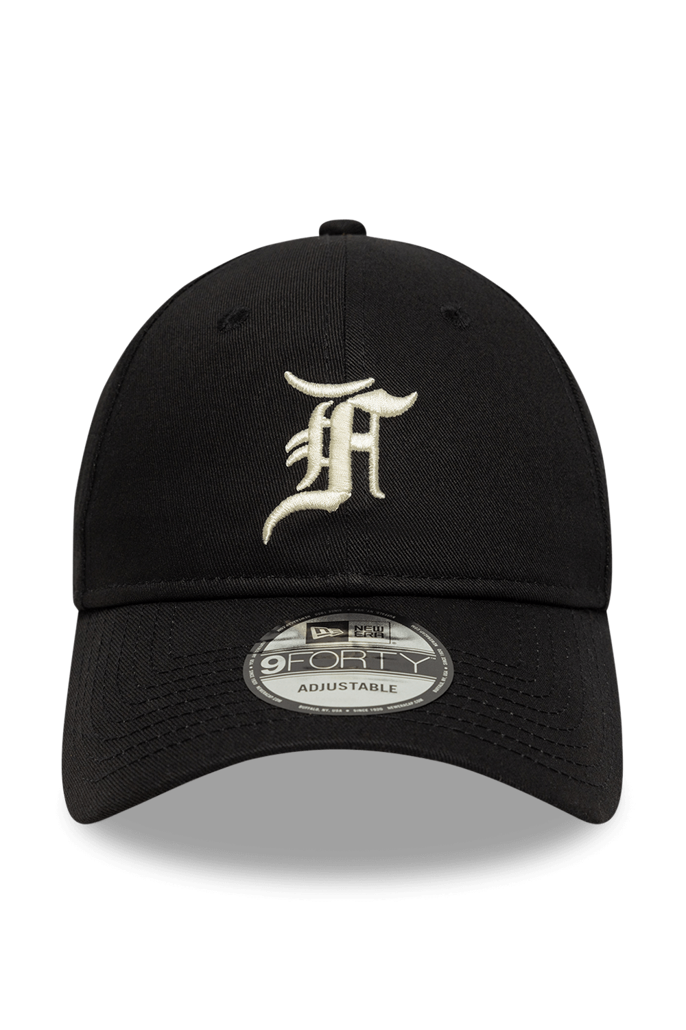 תמונה קידמית של כובע מצחייה