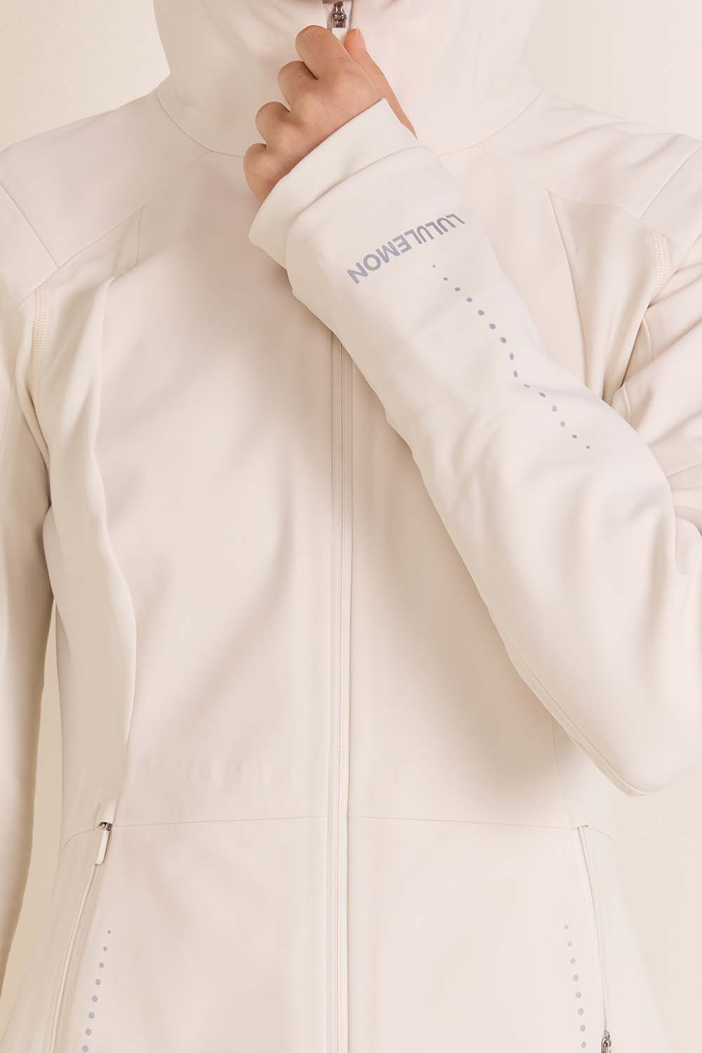 תמונת תקריב דוגמן של Cross Chill Jacket