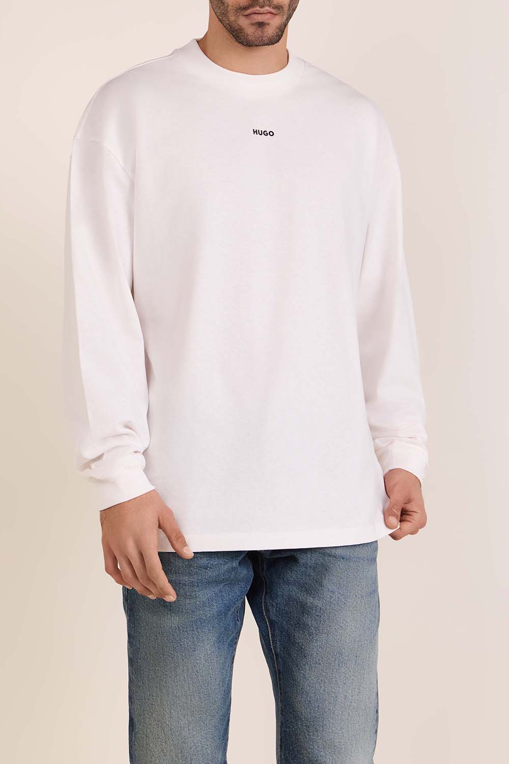 תמונת דוגמן קידמית של חולצת טי עם שרוול ארוך