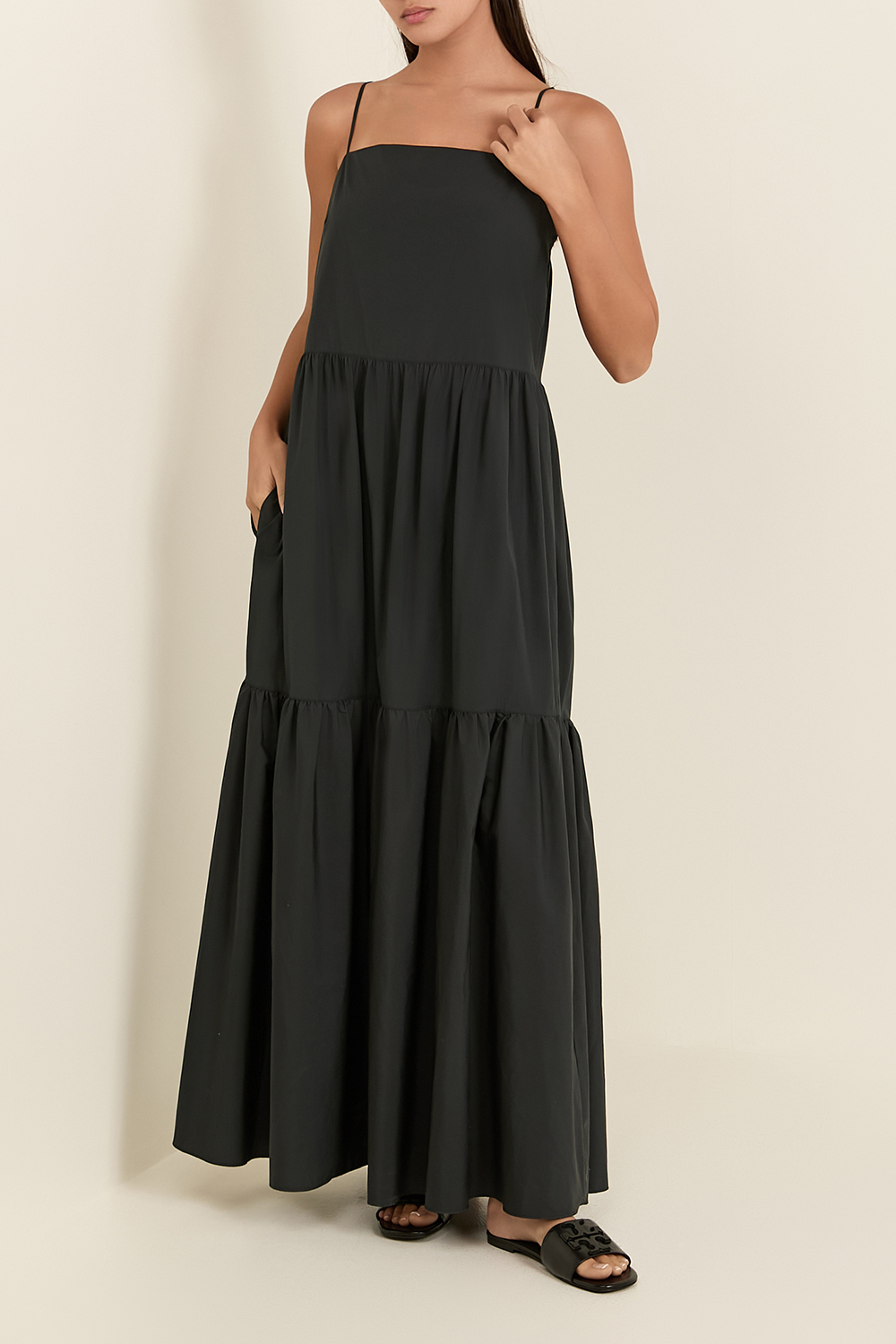 תמונת דוגמן קידמית של שמלת קומות מקסי