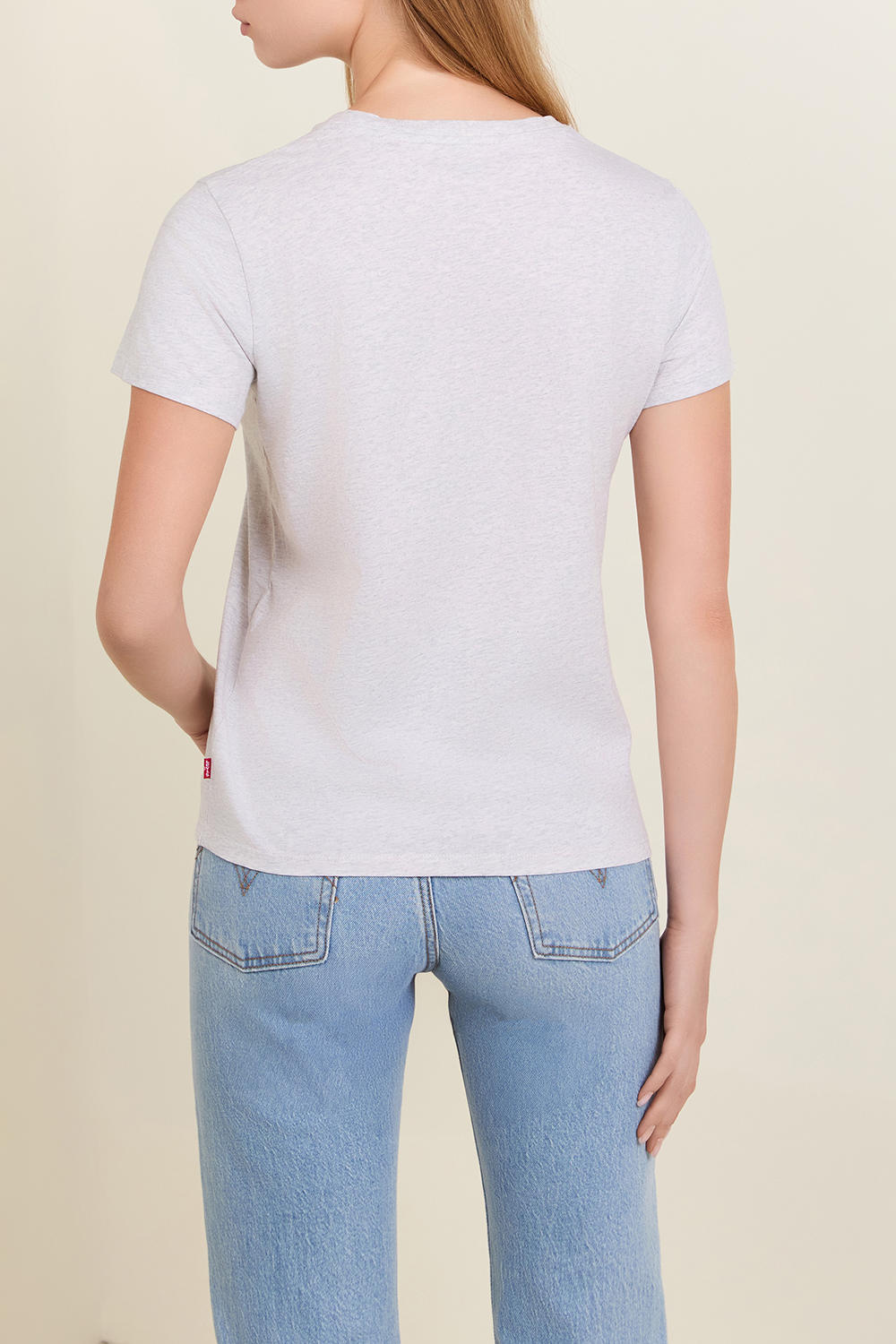 תמונת דוגמן אחורית של חולצת טי