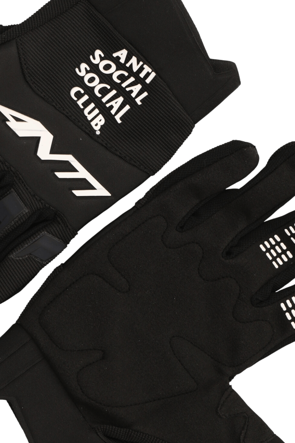 תמונת תקריב של כפפות אופנוענים