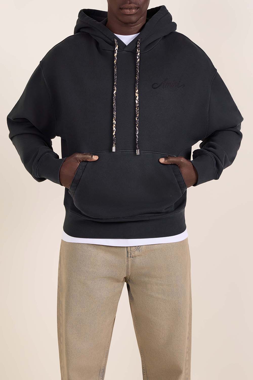 תמונת דוגמן קידמית של סווטשירט קפוצ'ון