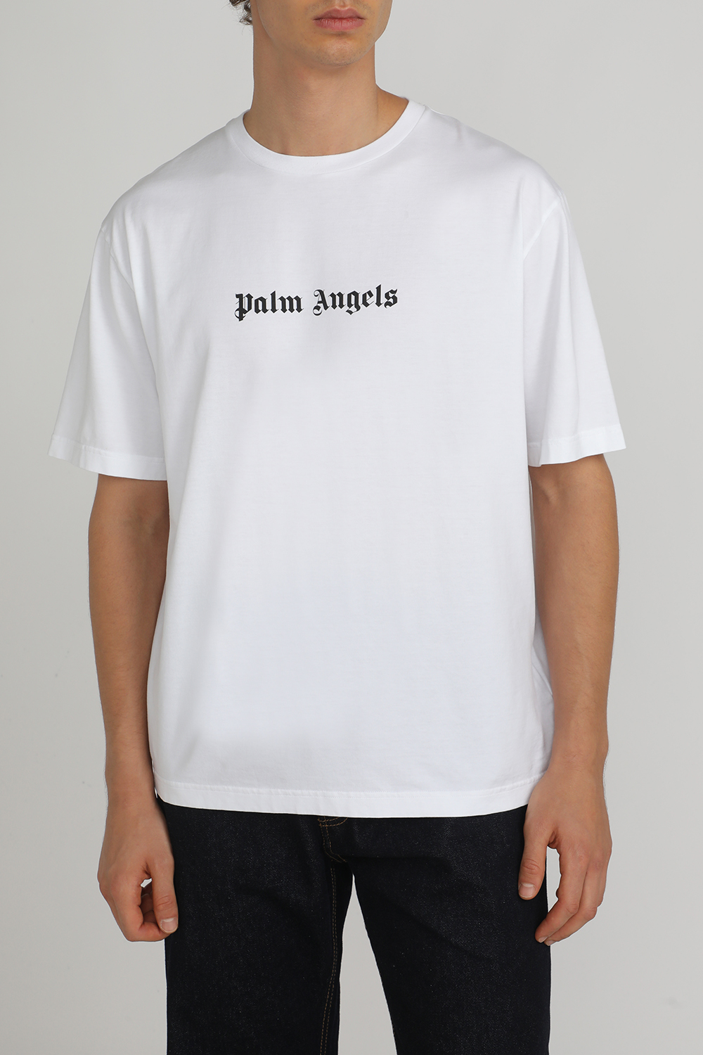 תמונת דוגמן קידמית של חולצת טי עם צווארון מעוגל