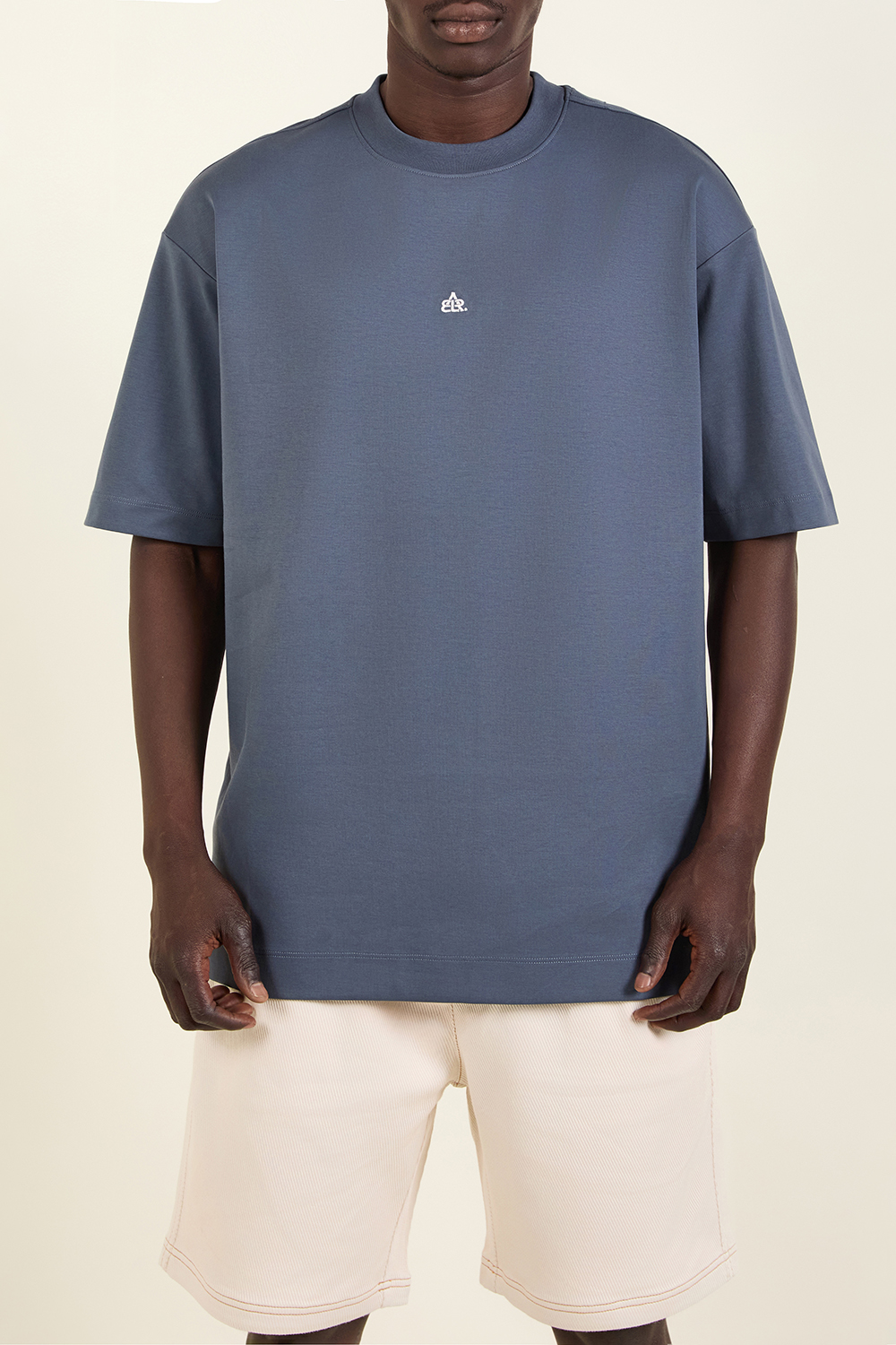 תמונת דוגמן קידמית של חולצת טי