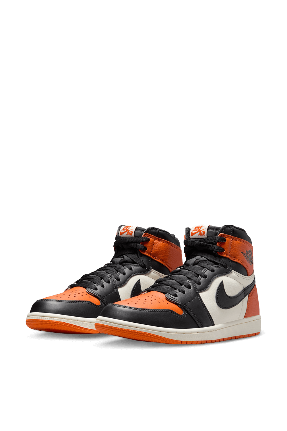 תמונת פנים של נעלי סניקרס אייר ג'ורדן 1 רטרו