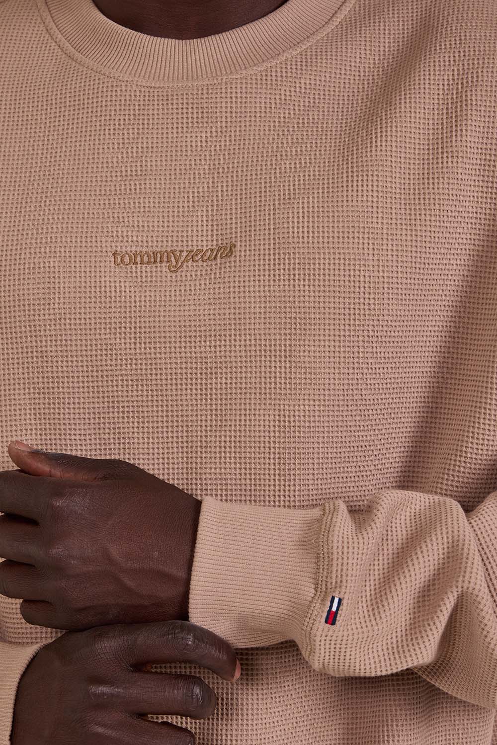 תמונת תקריב דוגמן של סווטשירט