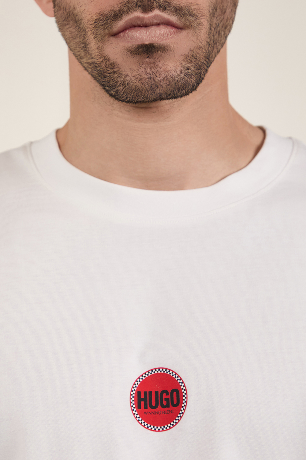 תמונת תקריב דוגמן של חולצת טי