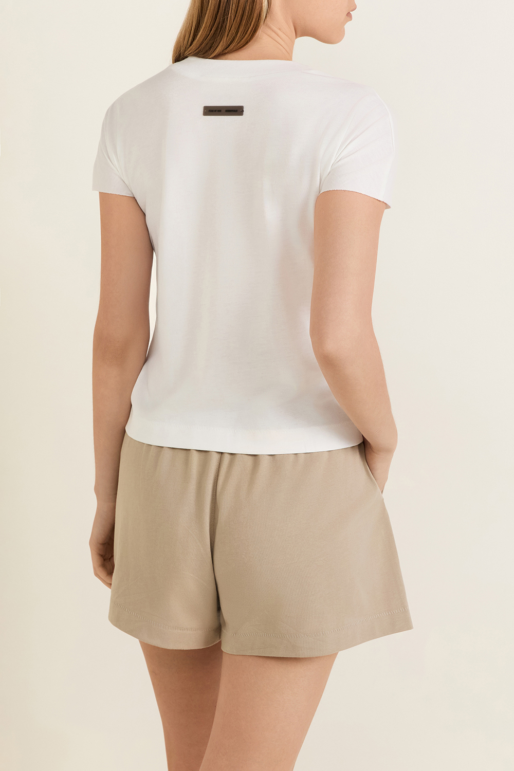 תמונת דוגמן אחורית של חולצת טי