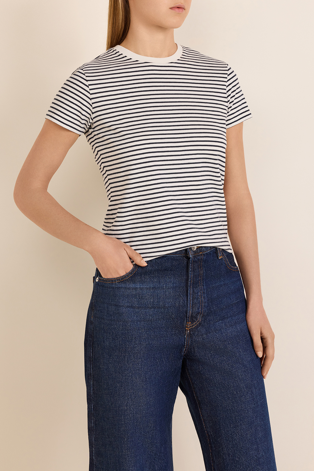 תמונת דוגמן קידמית של חולצת טי