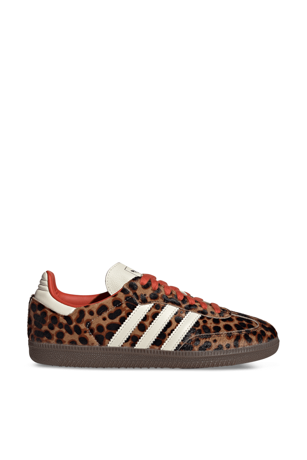 תמונה קידמית של נעלי סניקרס סמבה