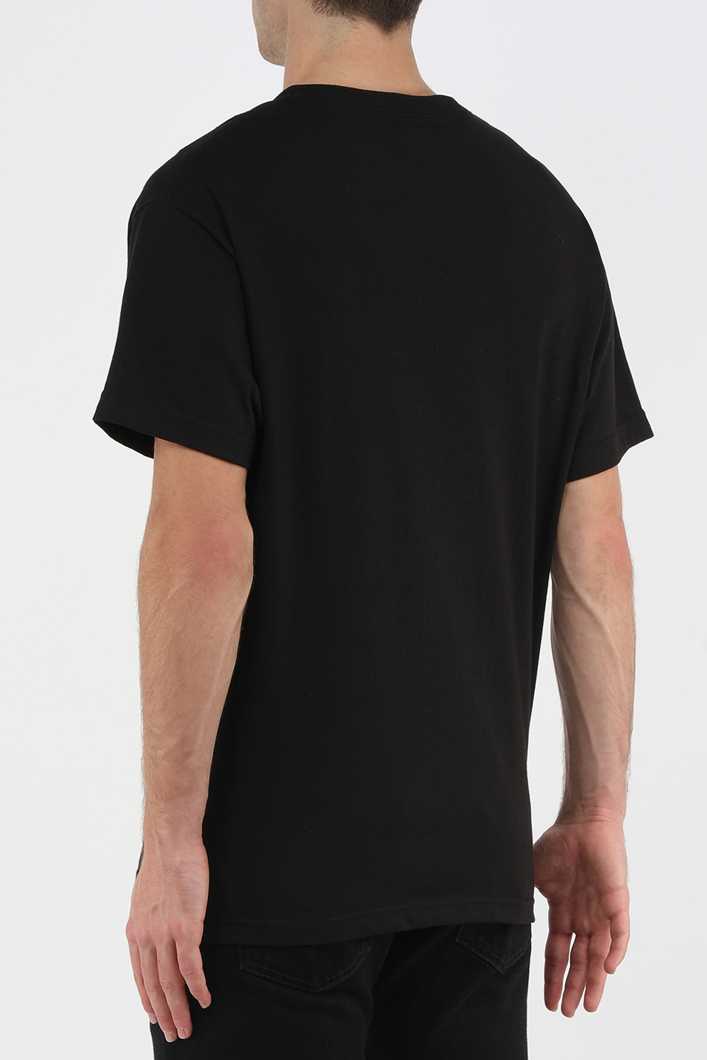 תמונת דוגמן אחורית של צ'יינה טאון מרקט X פוקימון חולצת טי פיקצ'ון בגוון שחור