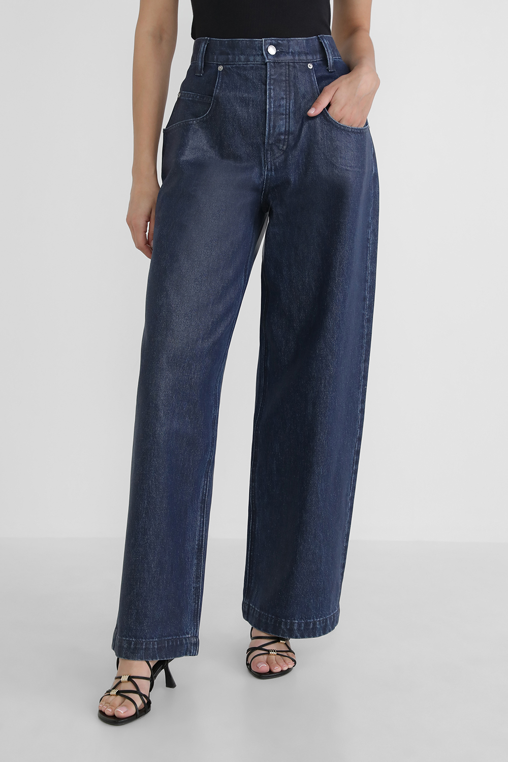 תמונת דוגמן קידמית של מכנסי ג`יס רחבים