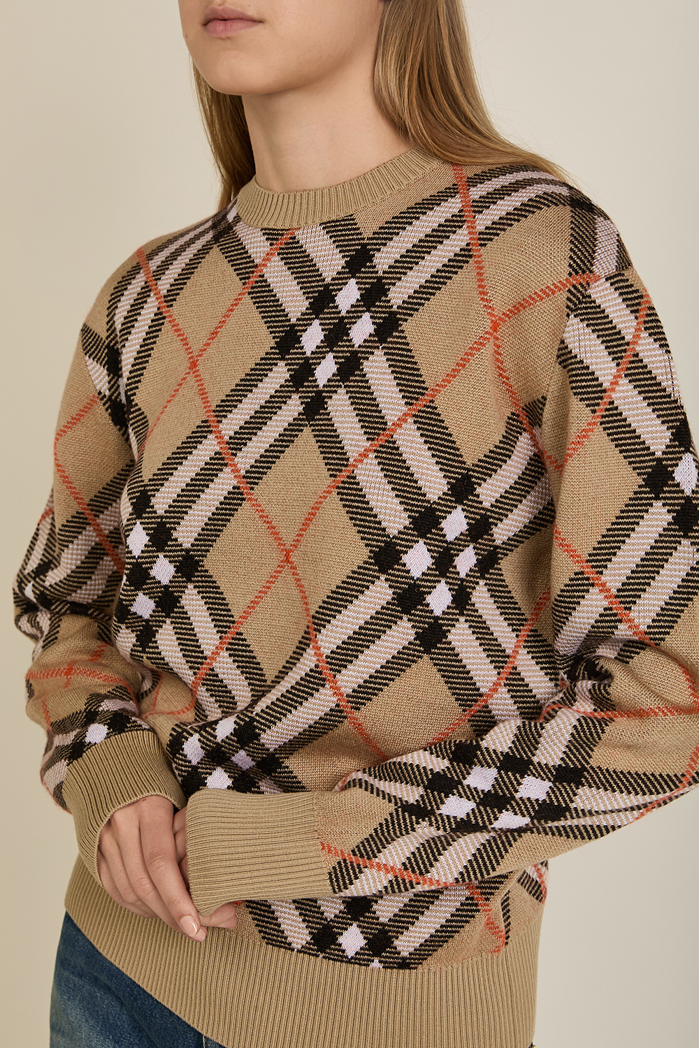 תמונת תקריב דוגמן של סוודר מצמר