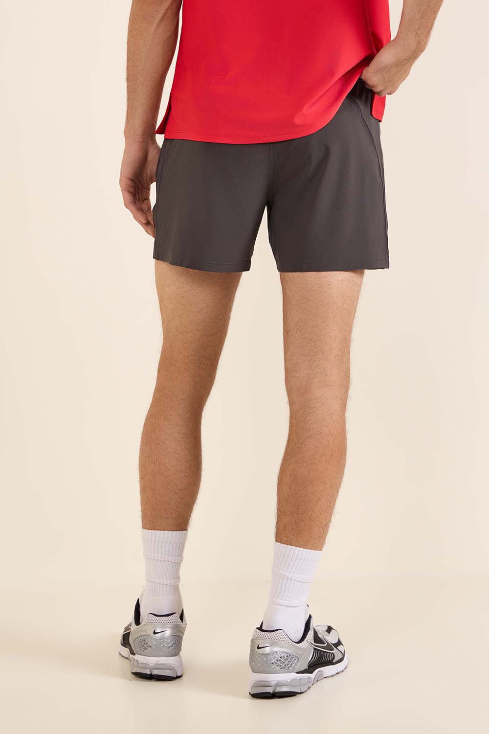 תמונת דוגמן אחורית של Pace Breaker Short Lined 5
