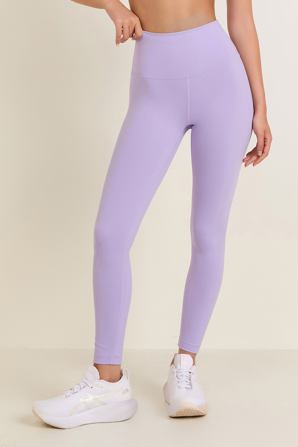 תמונת דוגמן קידמית של Wunder Train HR Tight 25