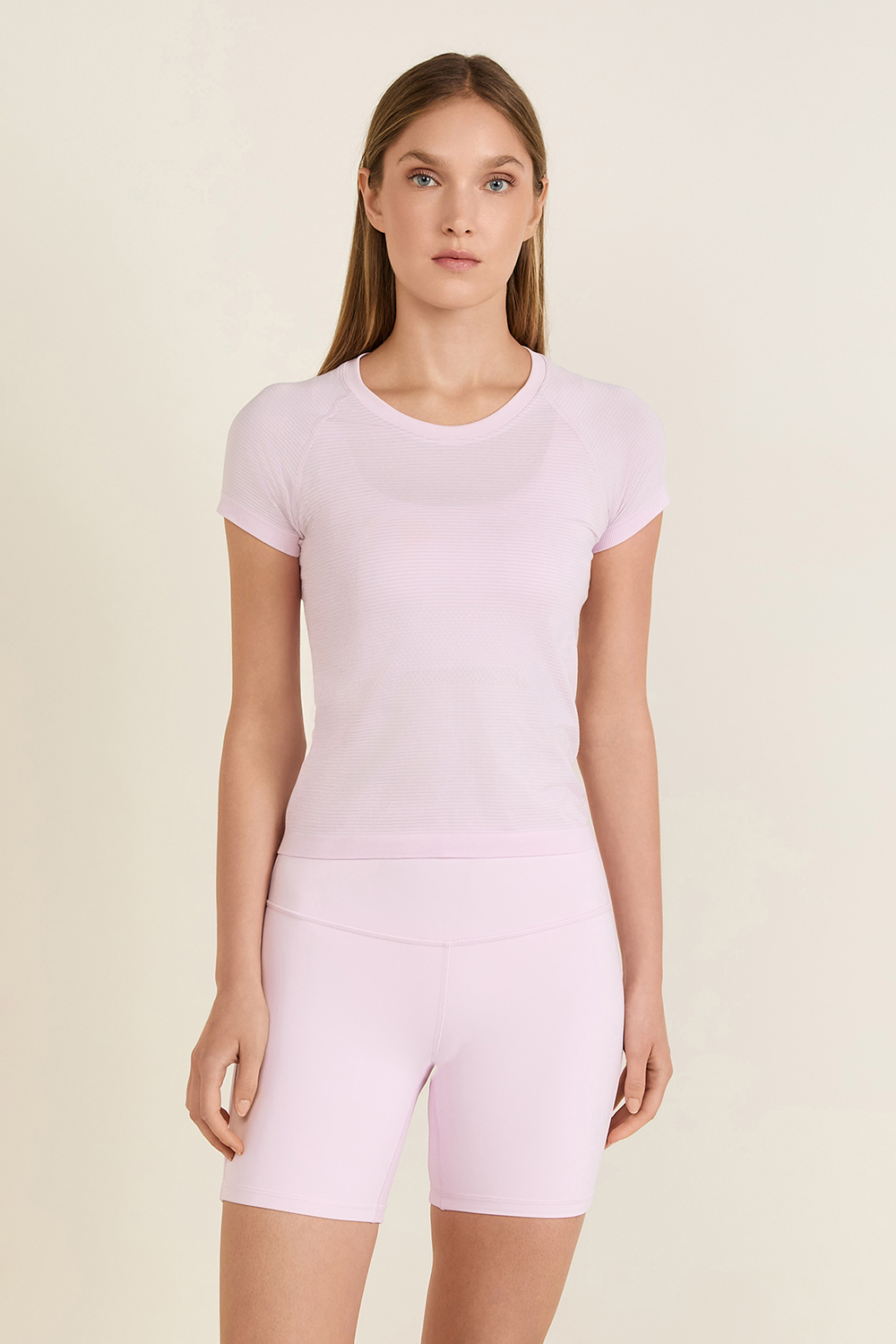 תמונת דוגמן קידמית של Swiftly Tech Short Sleeve Shirt 2.0