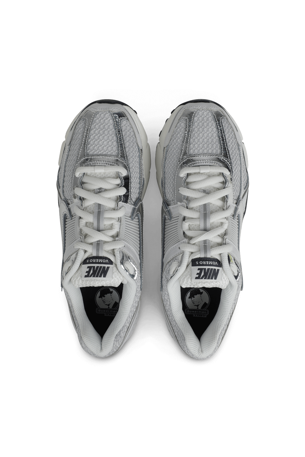 תמונה אחורית של נעלי סניקרס זום ומרו 5