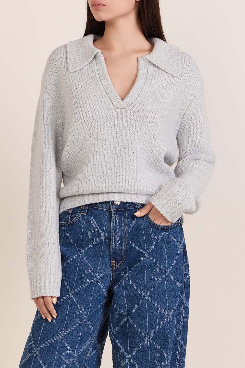 תמונת דוגמן קידמית של סריג פולו צמר