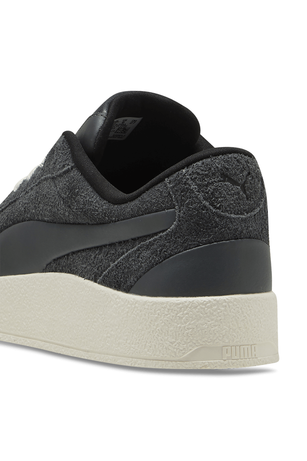 תמונת תקריב של נעלי סניקרס