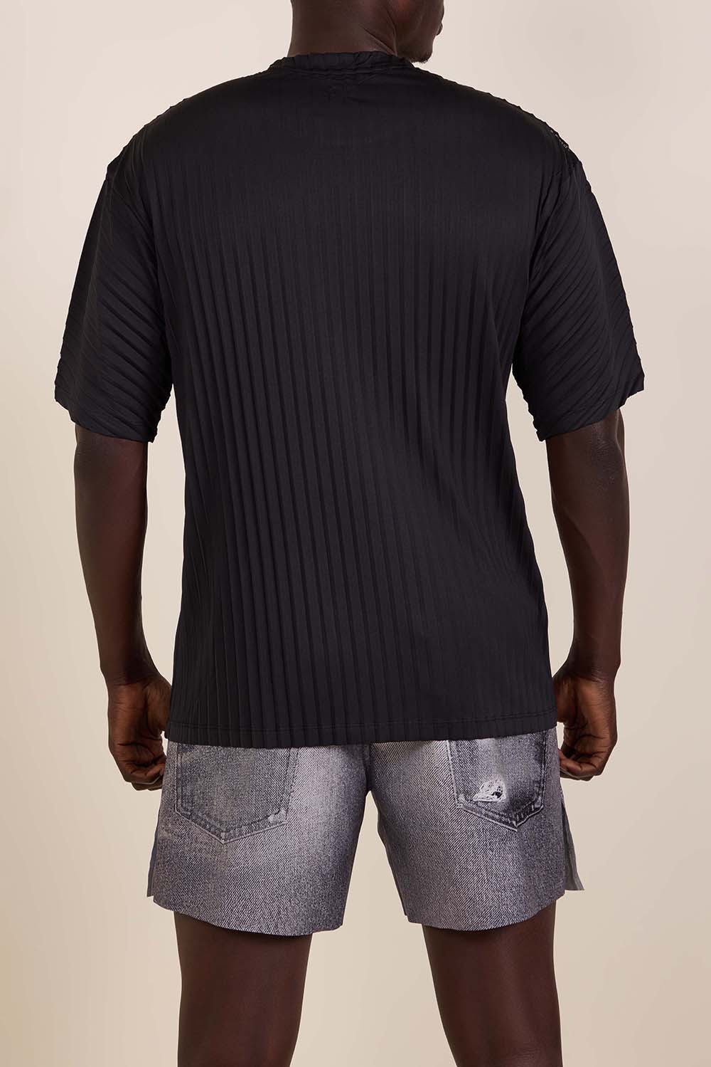 תמונת דוגמן אחורית של חולצת טי אורה ליט לאימון