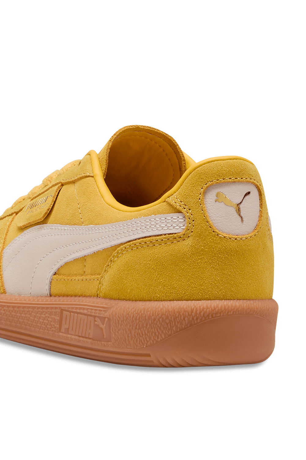 תמונת תקריב של נעלי סניקרס פאלרמו