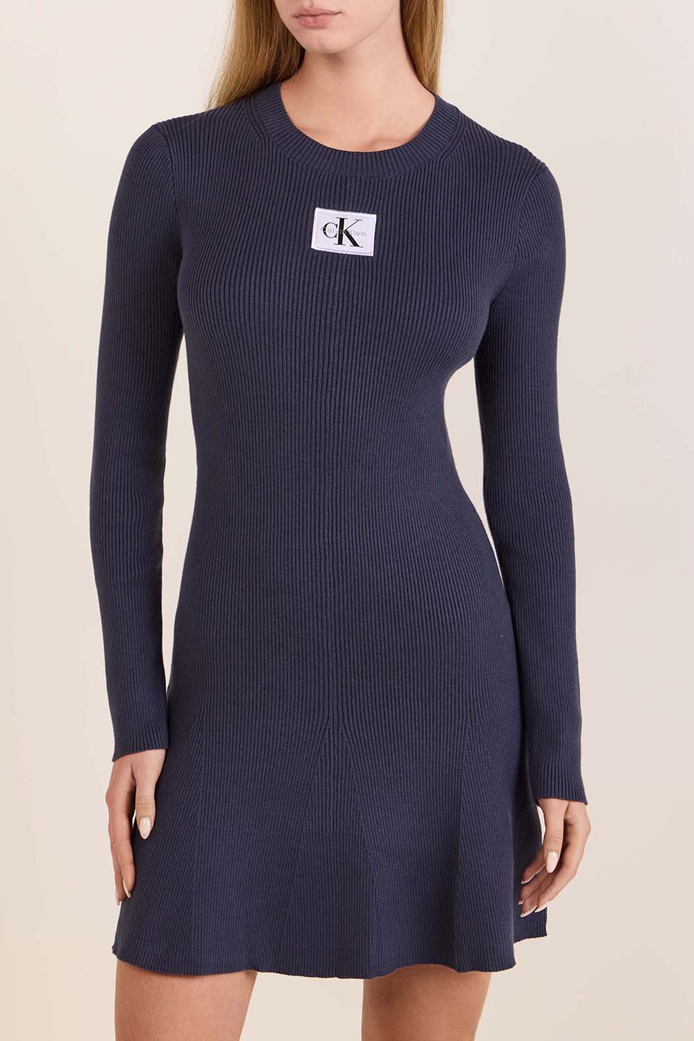 תמונת דוגמן קידמית של שמלת מיני