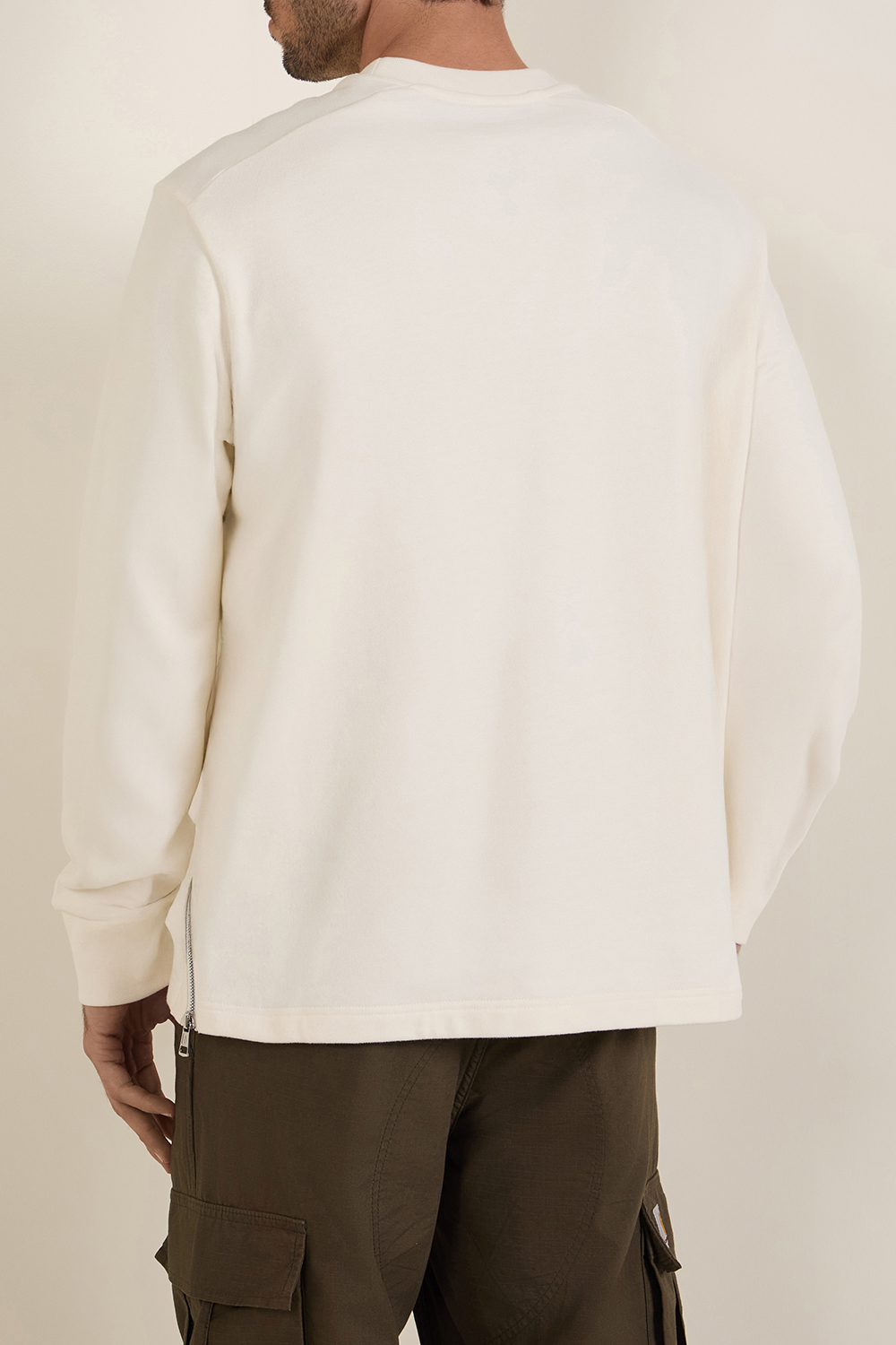 תמונת דוגמן אחורית של סווטשירט