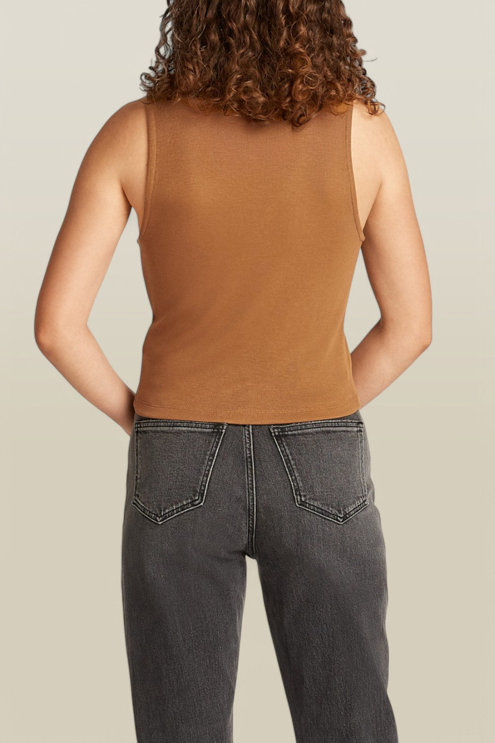 תמונת דוגמן אחורית של וסט סלים פיט