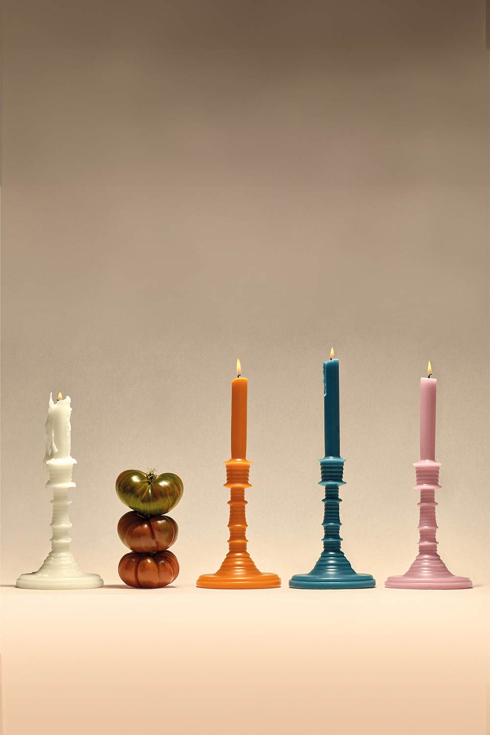 תמונת פנים של LOEWE Orange Blossom Wax Candleholder