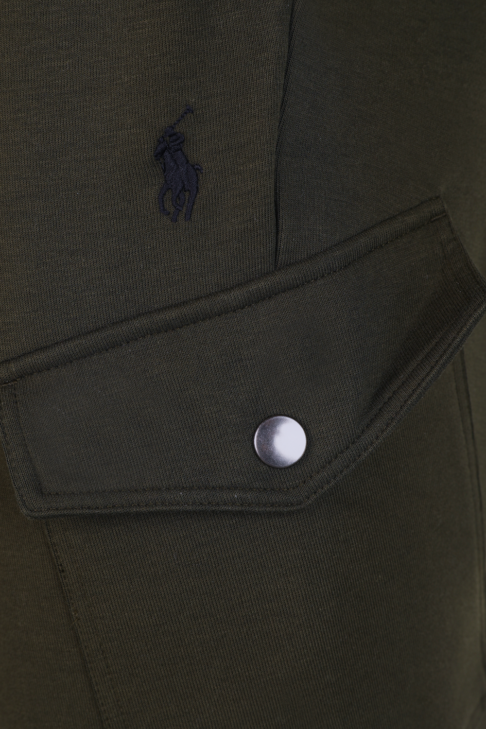 תמונה אחורית של מכנסי טרנינג קרגו עם שרוכים