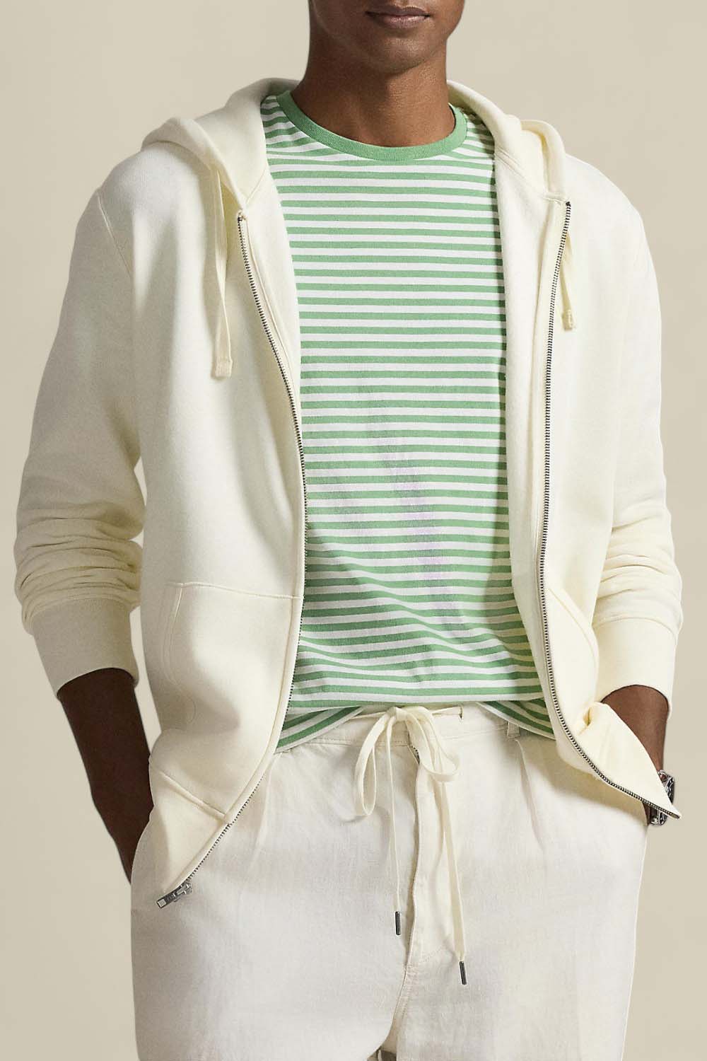 תמונת דוגמן קידמית של סווטשירט קפוצ'ון