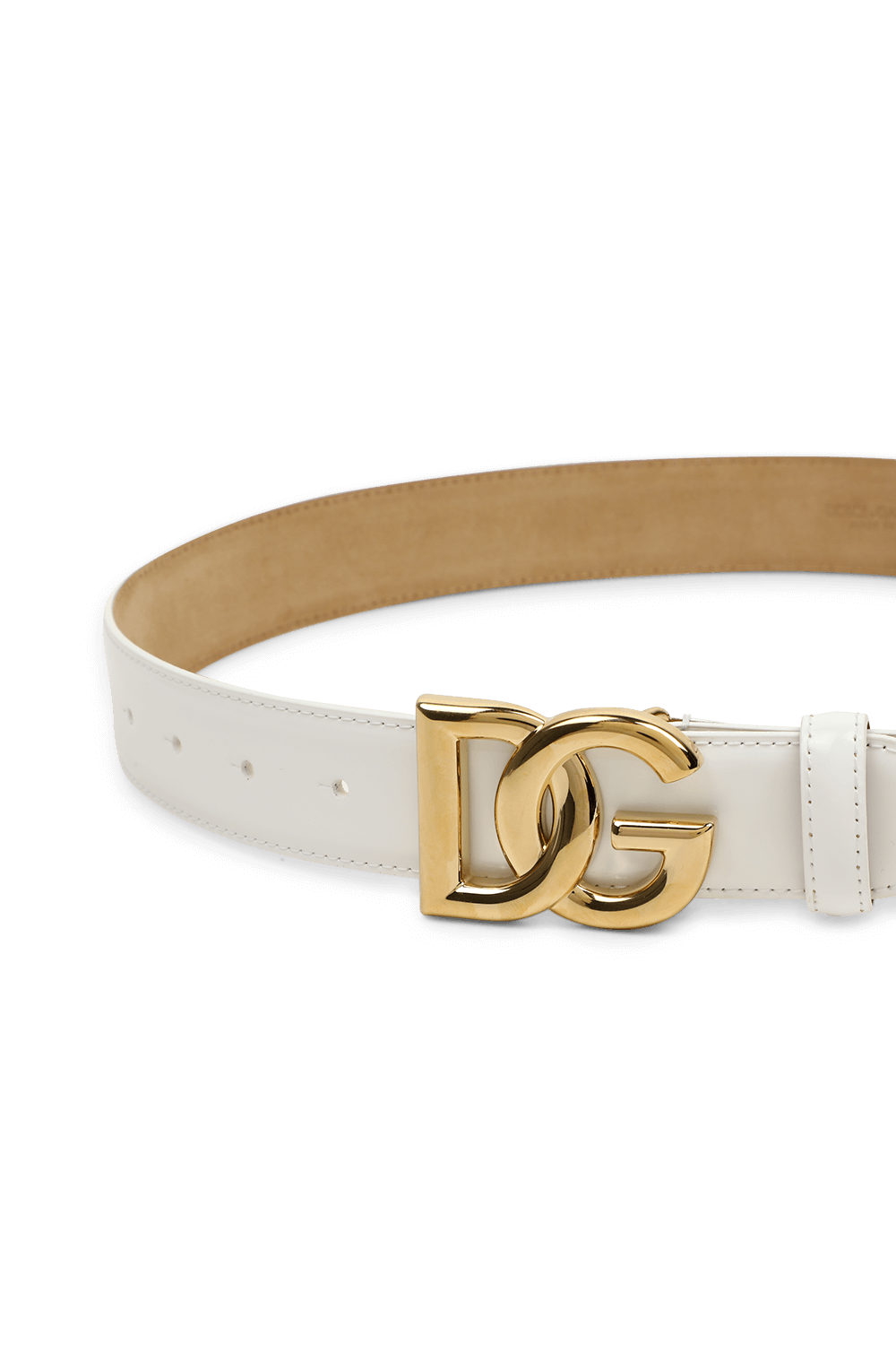 תמונת תקריב של חגורת עור עם לוגו מונוגרמי מוזהב