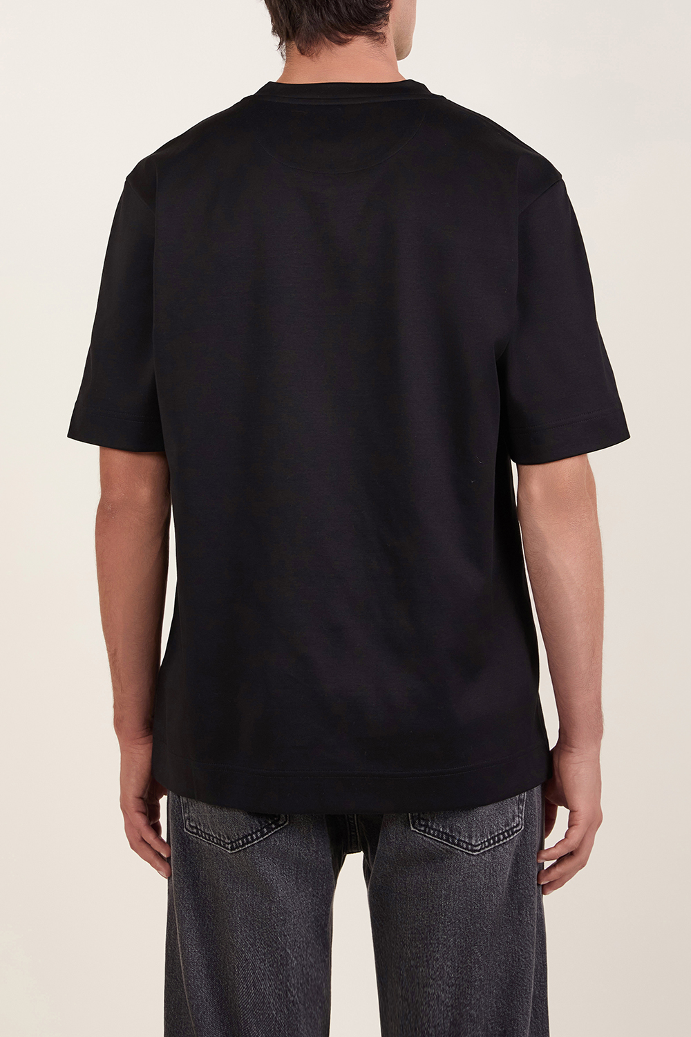 תמונת דוגמן אחורית של חולצת טי